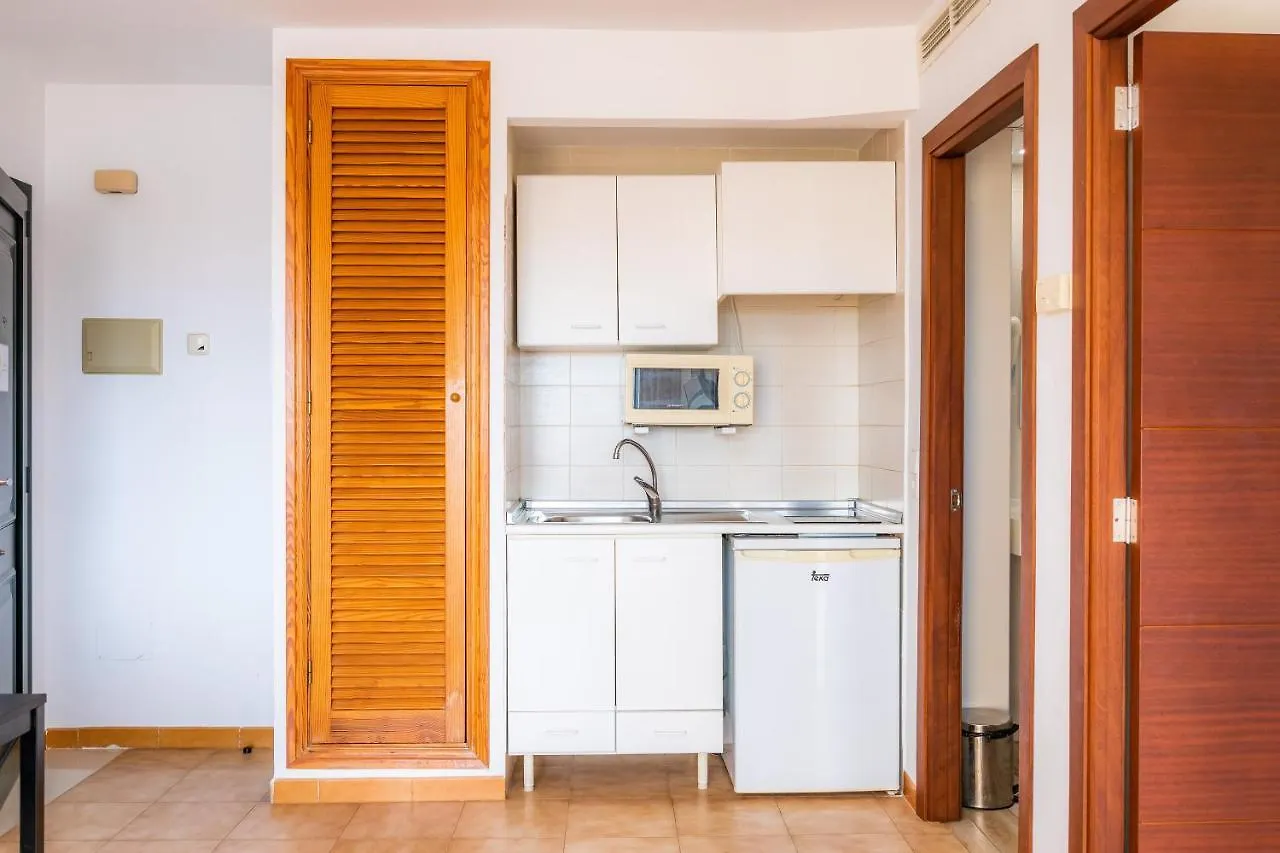 Holiday home Apto Con Terraza 303 Cala Millor